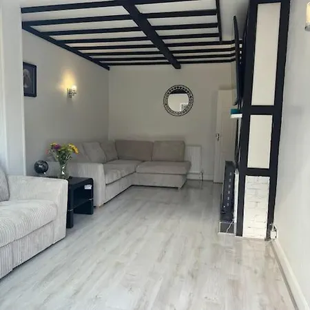 3 Bedrooms Birmingham Escape Exterior photo