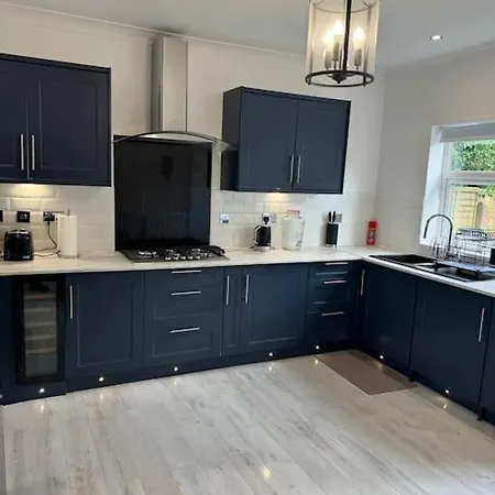 3 Bedrooms Birmingham Escape Exterior photo