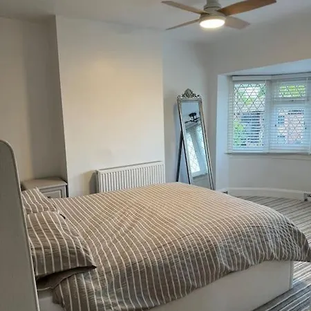 3 Bedrooms Birmingham Escape Exterior photo