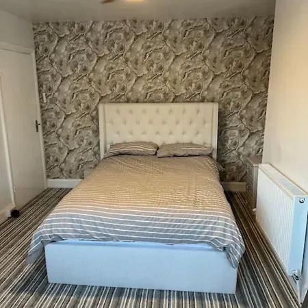 3 Bedrooms Birmingham Escape Exterior photo